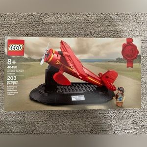 Lego Amelia Earhart Tribute 40450